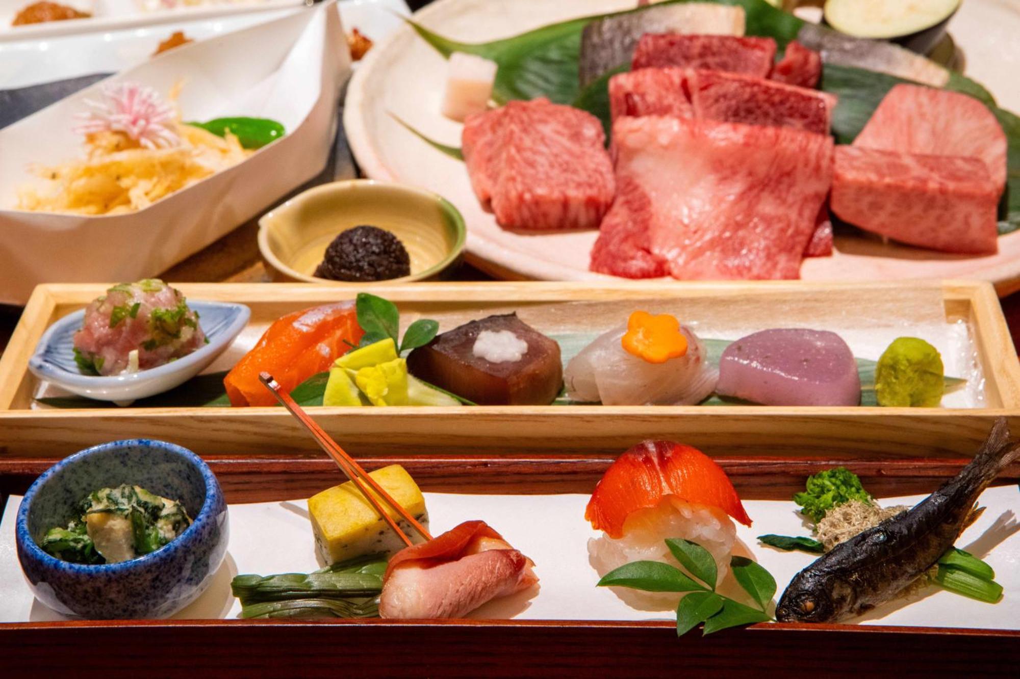 Miyama Ouan Kyoritsu Resort Такаяма Экстерьер фото A selection of Japanese dishes