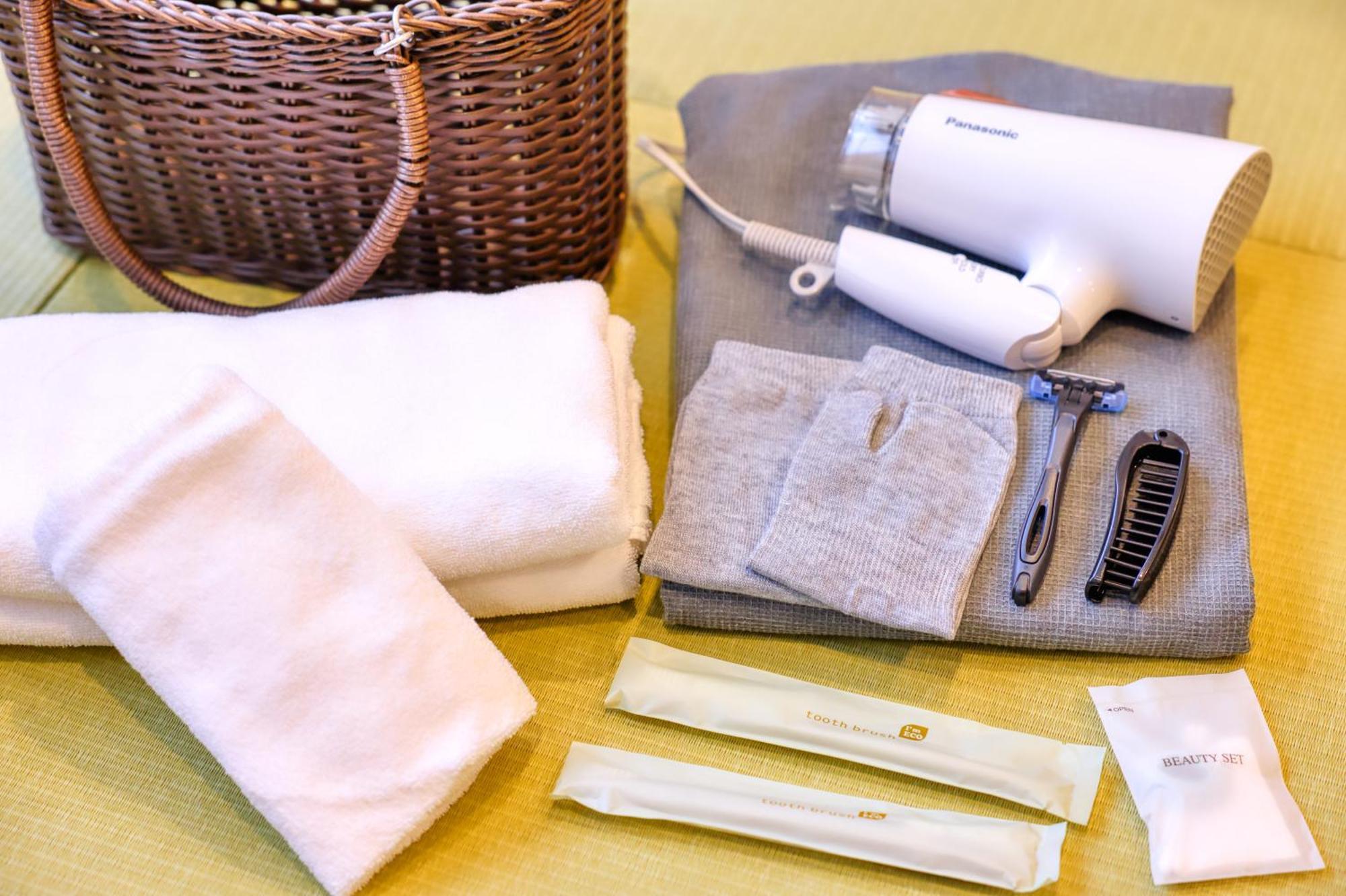 Miyama Ouan Kyoritsu Resort Такаяма Экстерьер фото A typical amenity kit