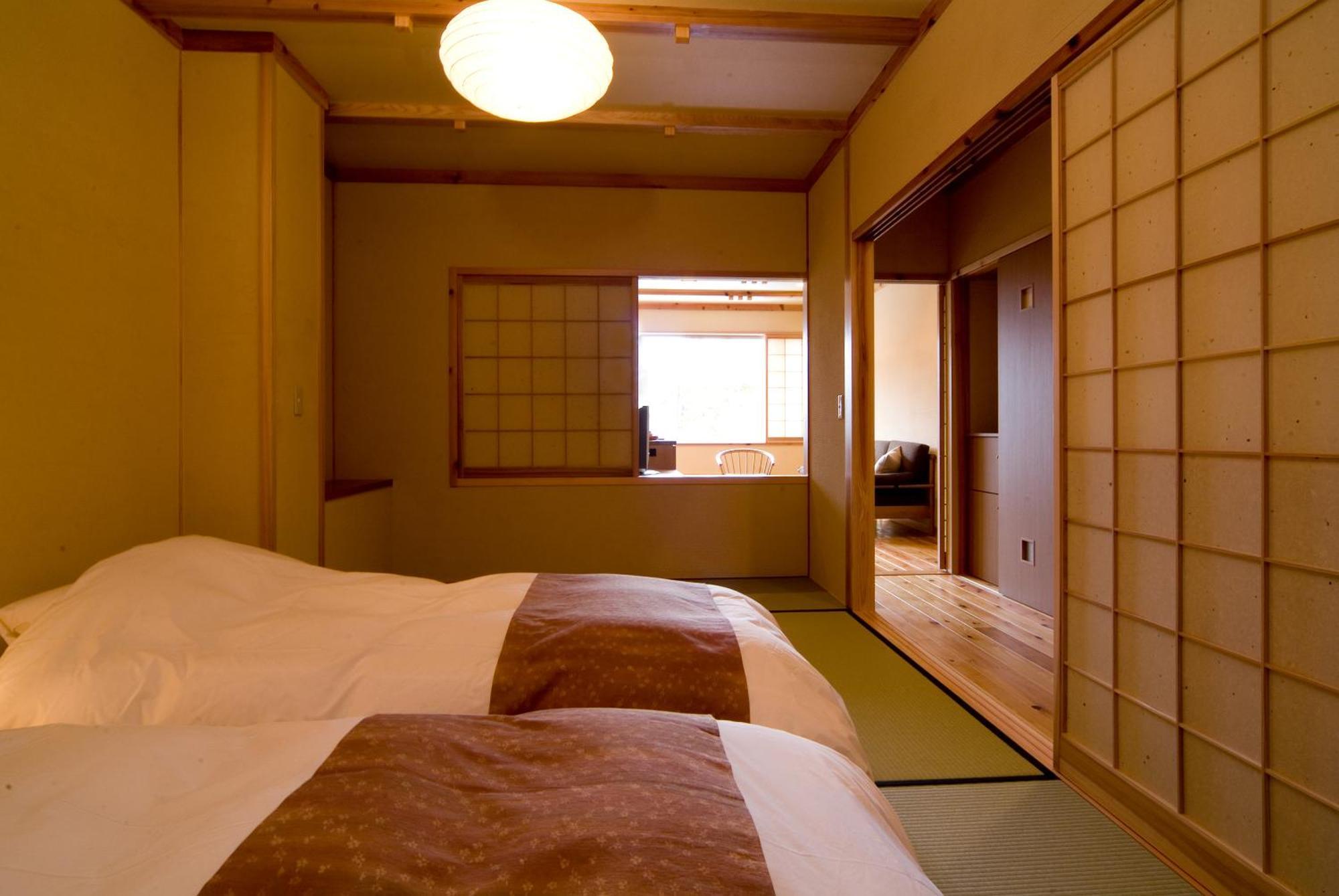 Miyama Ouan Kyoritsu Resort Такаяма Экстерьер фото A room at the hotel