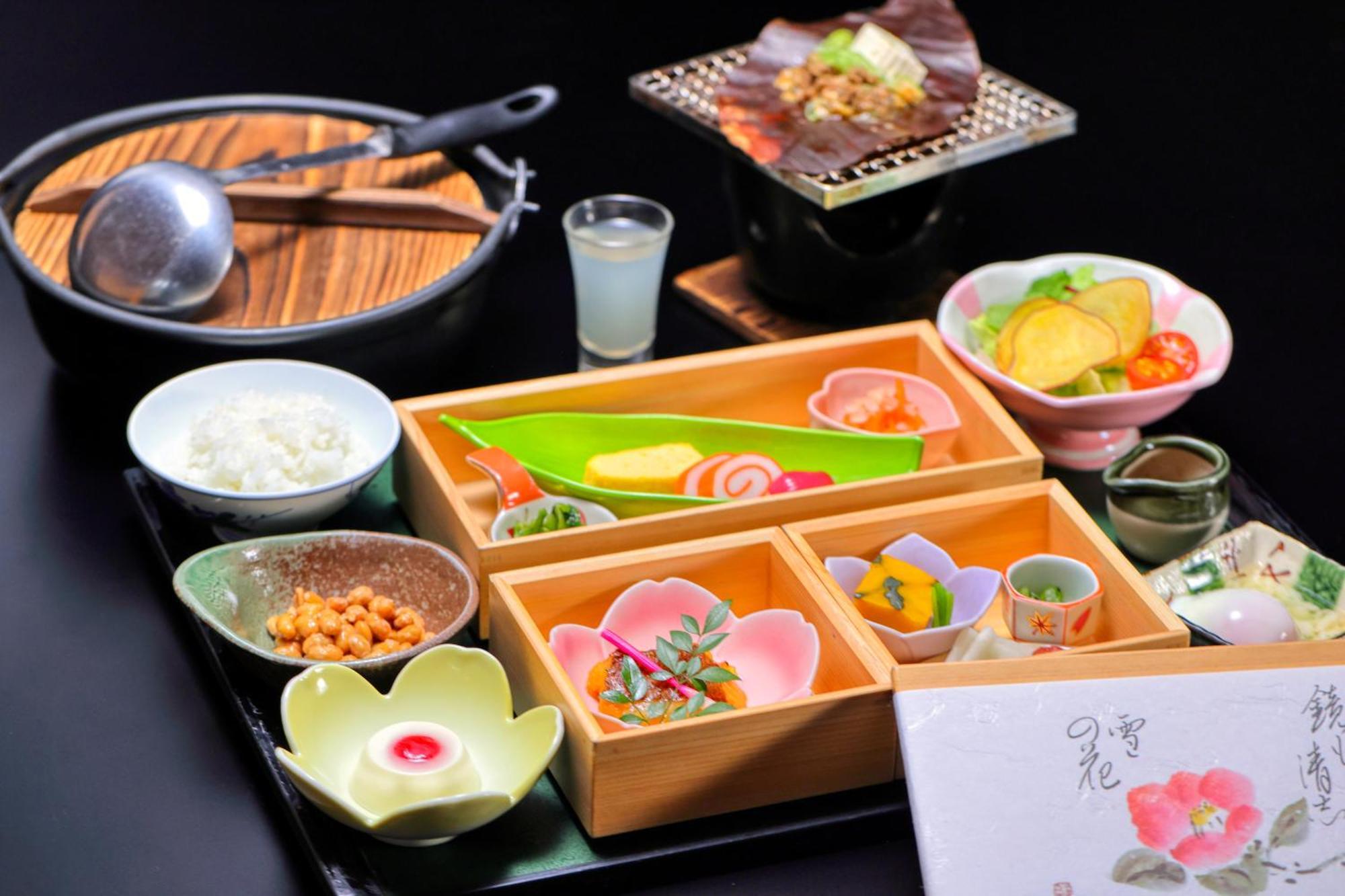 Miyama Ouan Kyoritsu Resort Такаяма Экстерьер фото A Japanese meal