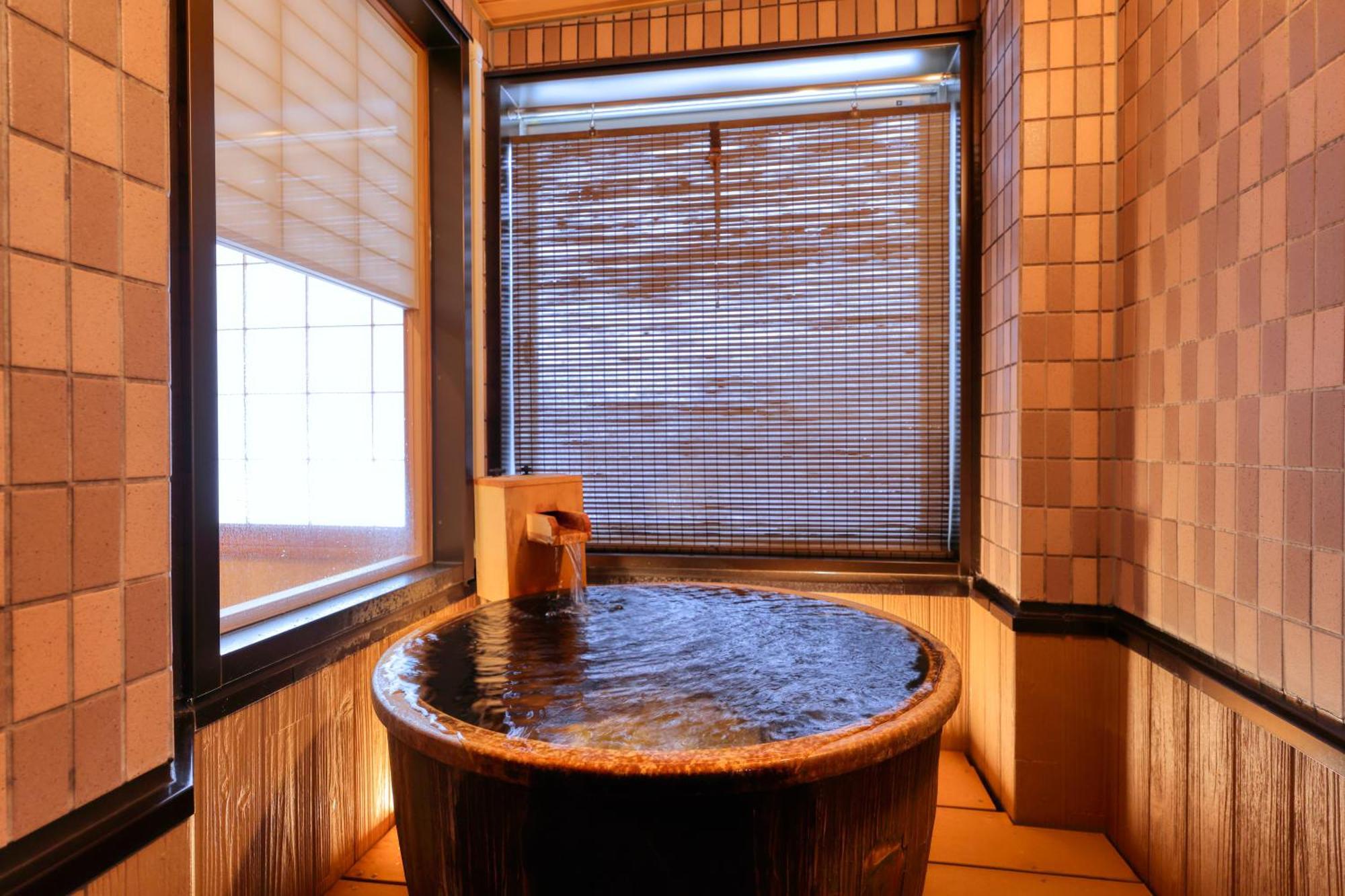 Miyama Ouan Kyoritsu Resort Такаяма Экстерьер фото A private onsen