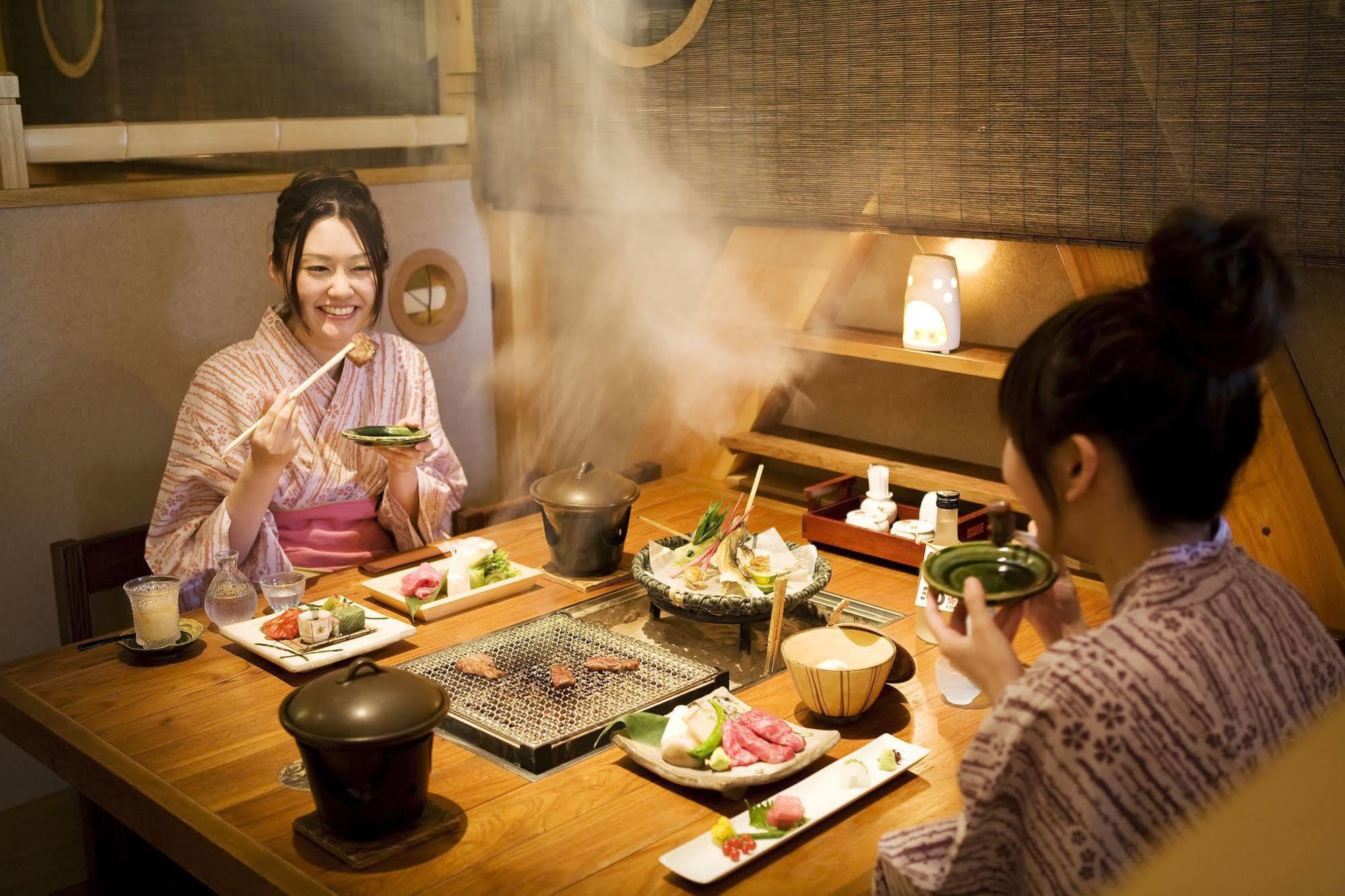 Miyama Ouan Kyoritsu Resort Такаяма Экстерьер фото A Japanese meal